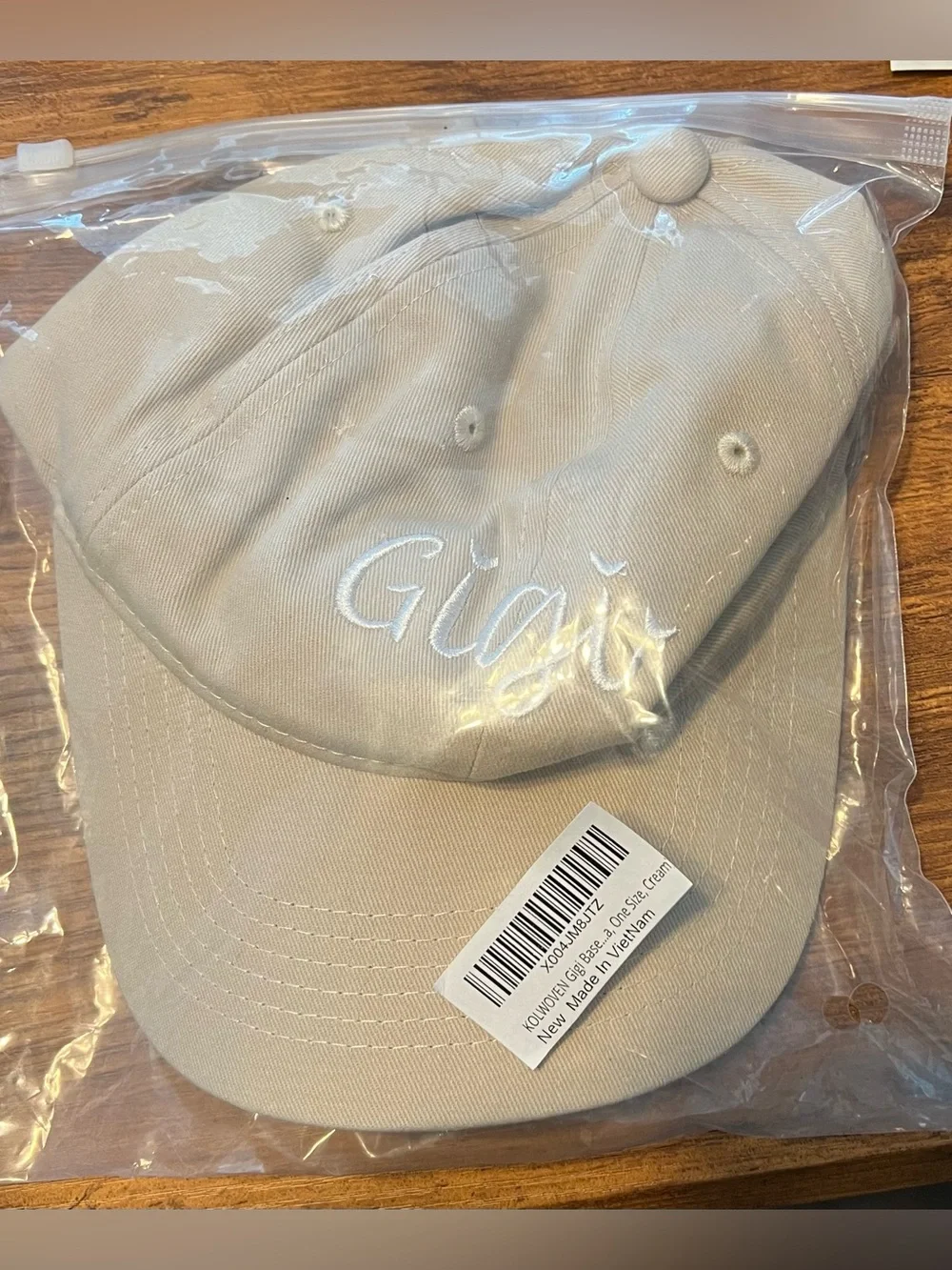 Gigi Embroidered Baseball Cap - Cream Adjustable NIP